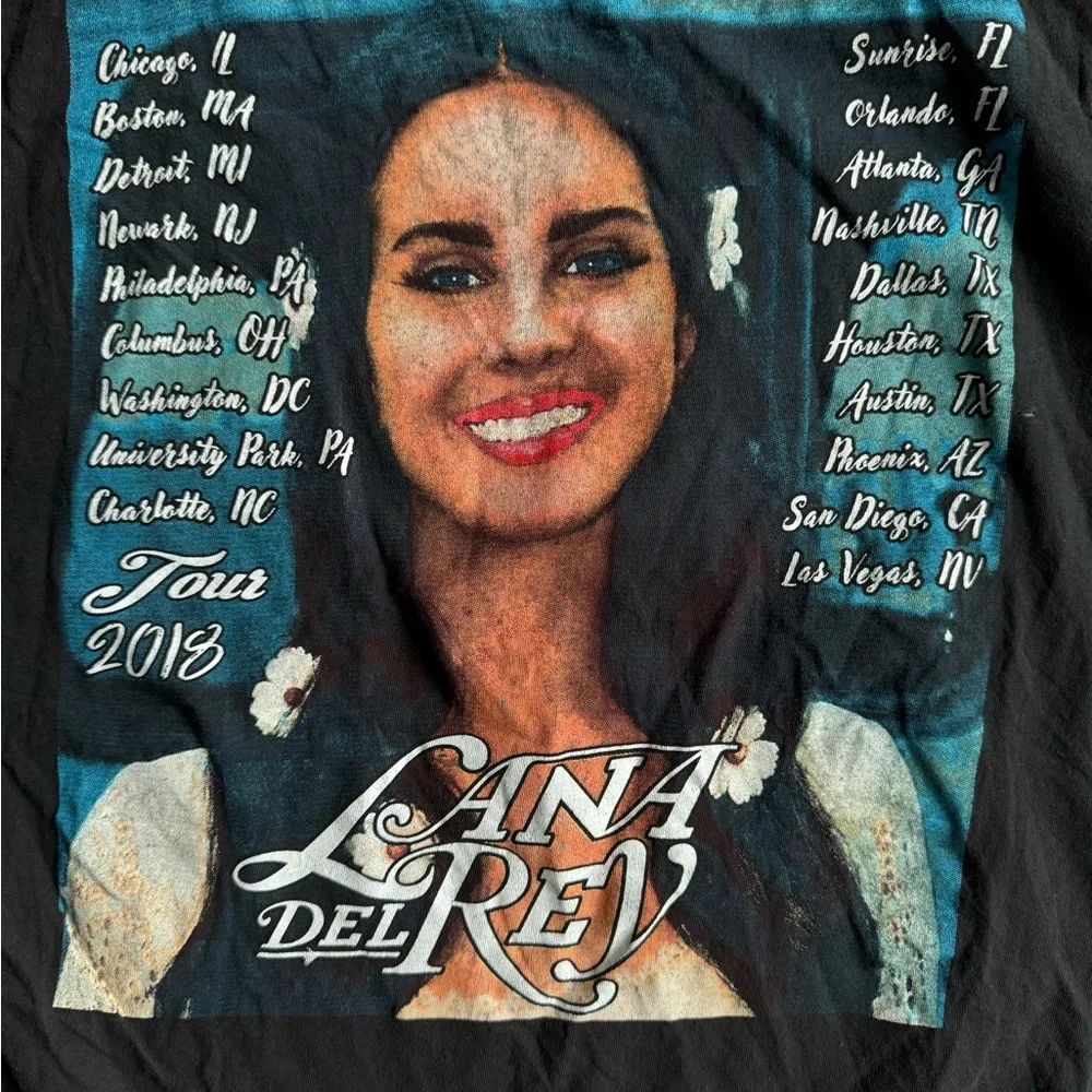 Lana Del Rey • 2018 Tour Tshirt - Picture 4 of 5